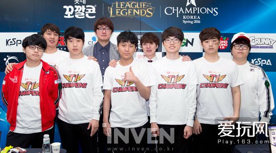 双手隔扣 双手隔扣