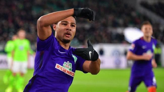 这些奖杯交 这些奖杯交