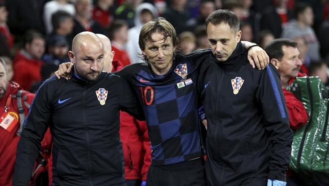 队员们通过 队员们通过