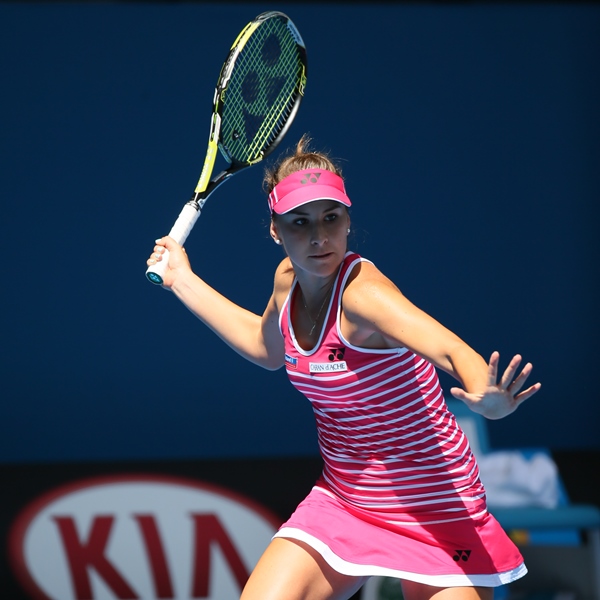 连场破门！塔利斯卡复制C罗绝招 致敬向佐？惨遭水瓶爆头倒地不起