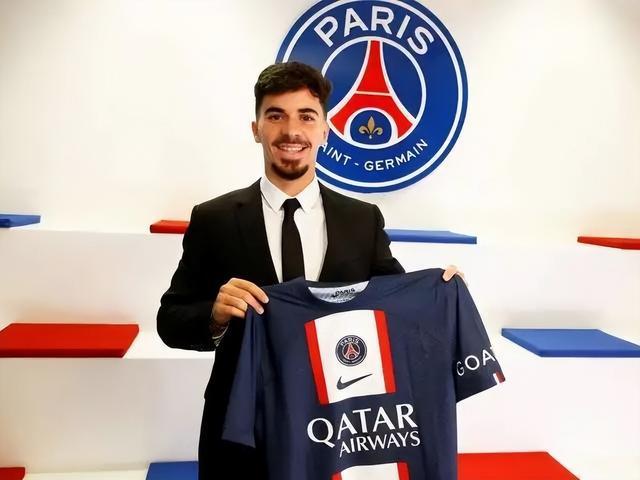 英格兰队以 英格兰队以